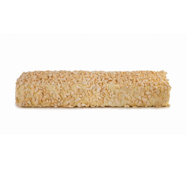 Barretta di torrone rettangolare ricoperta di granella di mandorle, su sfondo bianco.