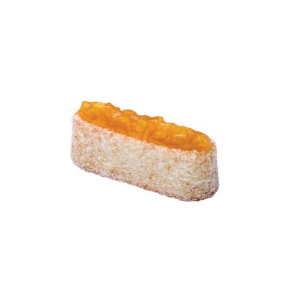 Pan di Spagna allungato ricoperto di zucchero a velo, con uno strato di marmellata d'arancia, su sfondo bianco.