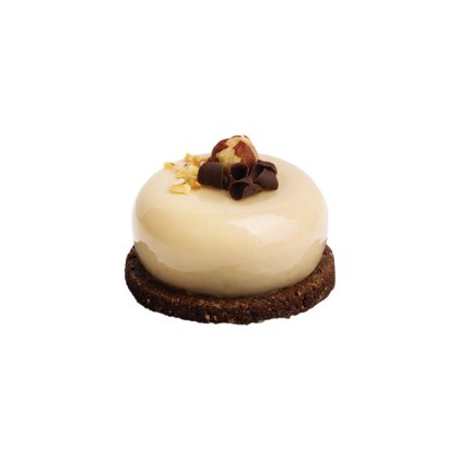 Mini torta rotonda con glassa lucida al caramello su base di biscotto al cioccolato, granella di frutta secca e nocciola