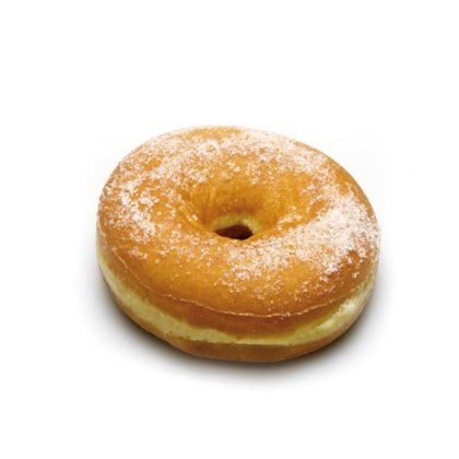 Ciambella dorata ricoperta di zucchero semolato, isolata su sfondo bianco.