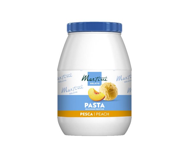 Vaso di plastica bianco con coperchio blu, etichetta "Martini Gelato Pasta Selezione Prestige, Pesca/Peach", con pesc...