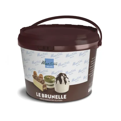 Secchio marrone di crema soft Martini Gelato "Le Brunelle" con etichetta a logo ripetuto e foto di dessert.