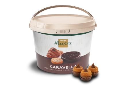 Secchio grande di crema spalmabile Master Martini Caravella, con pasticcini e cioccolatini accanto