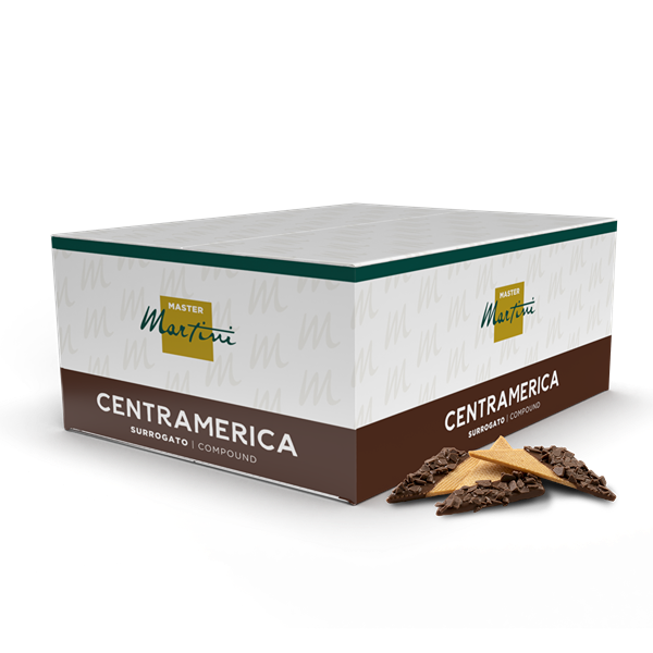 Confezione di cioccolato compound Master Martini Centramerica con un pezzo triangolare di cialda al cioccolato accanto.